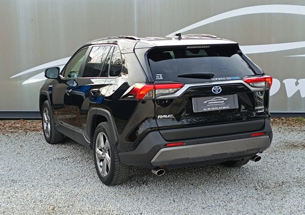Toyota RAV4 cena 145000 przebieg: 146700, rok produkcji 2020 z Brwinów małe 352